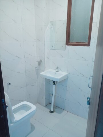 Bathroom in 1 RK Builder Floor at Sector 46 – for Rent