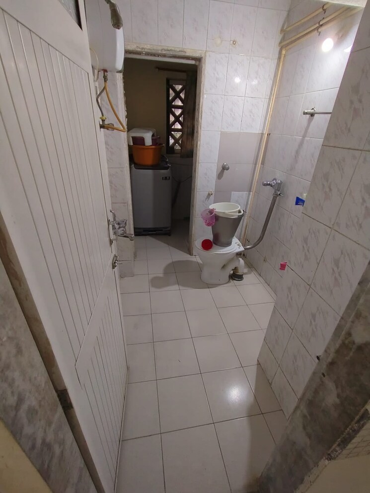 Bathroom, tata-glendale 3 Bedroom 1300 Sq.Ft. Apartment In Vasant Vihar Thane 8872808
