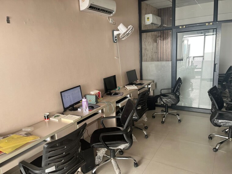 Team Area, aerocity Commercial Office Space 315 Sq.Ft. In Aerocity Mohali 8872911