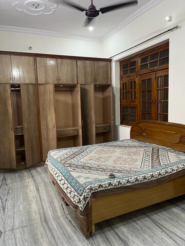 Room in  Pg at Gomti Nagar – for Rent