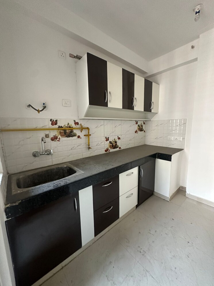 Kitchen, kw-srishti-phase-ii 3 Bedroom 1500 Sq.Ft. Apartment In Raj Nagar Extension Ghaziabad 8872935