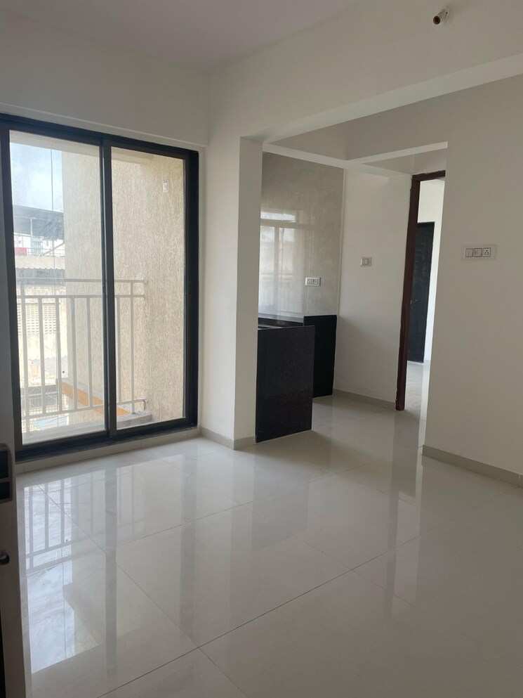 Room, giriraj-chs-naupda 1 Bedroom 450 Sq.Ft. Apartment In Naupada Thane 8872927