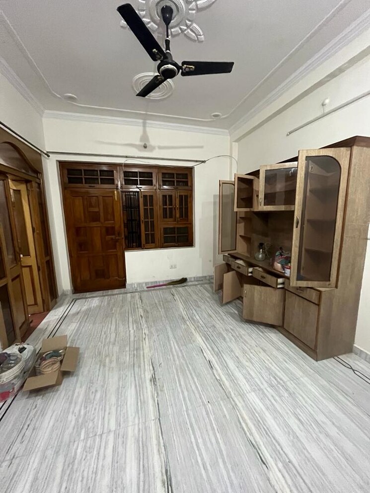 Room, gomti nagar Pg For Girls In Gomti Nagar 8872941