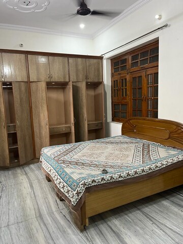 Room in  Pg at Gomti Nagar – for Rent