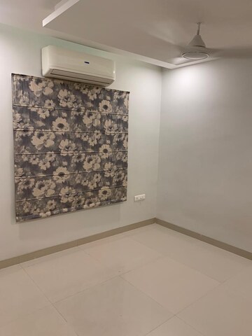 Room in 3 BHK Apartment at Aditya Imperial Heights, Hafeezpet – for Rent