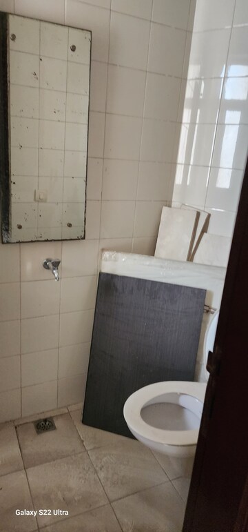 Bathroom in 3 BHK Apartment at Unitech Escape, Sector 50 – for Rent