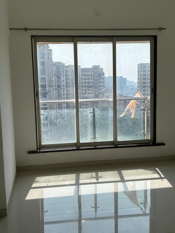 Room in 2 BHK Apartment at Shree Shakun Heights, Goregaon East – for Rent
