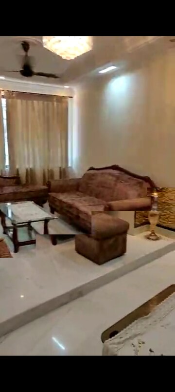 Living Room in 3 BHK Apartment at Chembur – for Rent