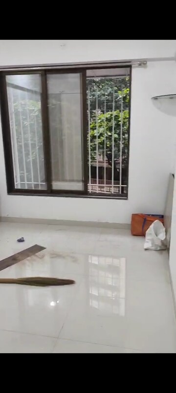 Room in 1 BHK Apartment at Nehru Nagar Sharada CHS, Kurla East – for Rent