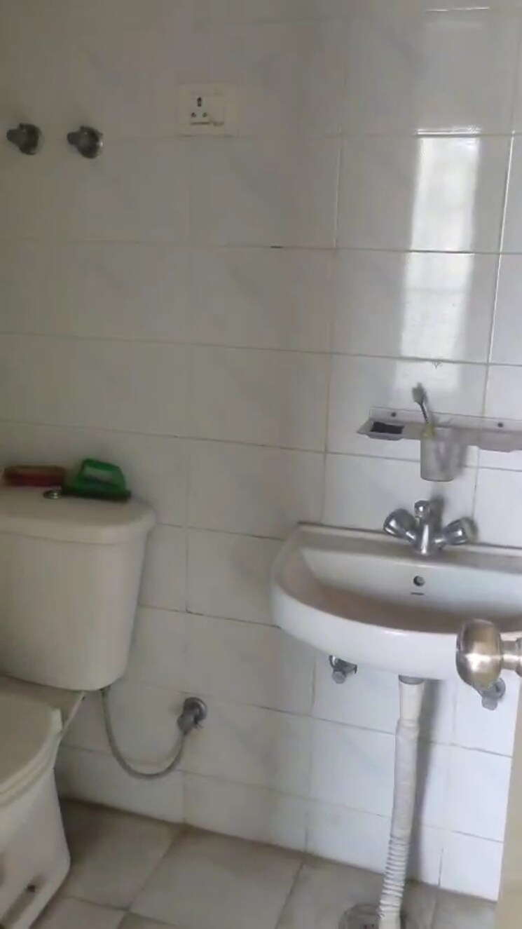 Bathroom, eros-sampoornam 2 Bedroom 855 Sq.Ft. Apartment In Sector 2 Greater Noida Greater Noida 8873083