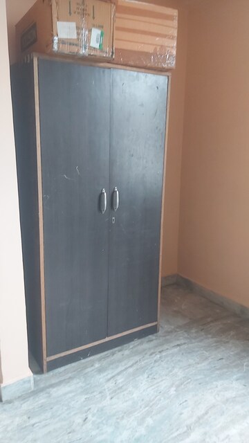 Furnished Amenities in 1.5 BHK Builder Floor at Mayur Vihar – for Rent