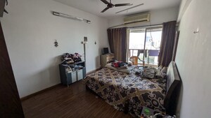 Bedroom in 2.5 BHK Apartment at Shiv Shrushti Kandivali, Kandivali West – for Sale