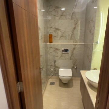 Bathroom in 2.5 BHK Apartment at DLF The Princeton Estate, Golf Course Road – for Rent