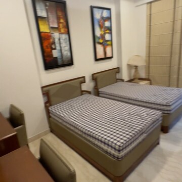Bedroom in 2.5 BHK Apartment at DLF The Princeton Estate, Golf Course Road – for Rent
