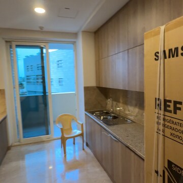 Living Room in 2.5 BHK Apartment at DLF The Princeton Estate, Golf Course Road – for Rent