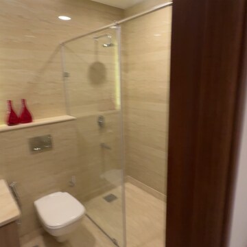 Bathroom in 2.5 BHK Apartment at DLF The Princeton Estate, Golf Course Road – for Rent