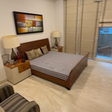Bedroom in 2.5 BHK Apartment at DLF The Princeton Estate, Golf Course Road – for Rent