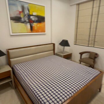 Bedroom in 2.5 BHK Apartment at DLF The Princeton Estate, Golf Course Road – for Rent