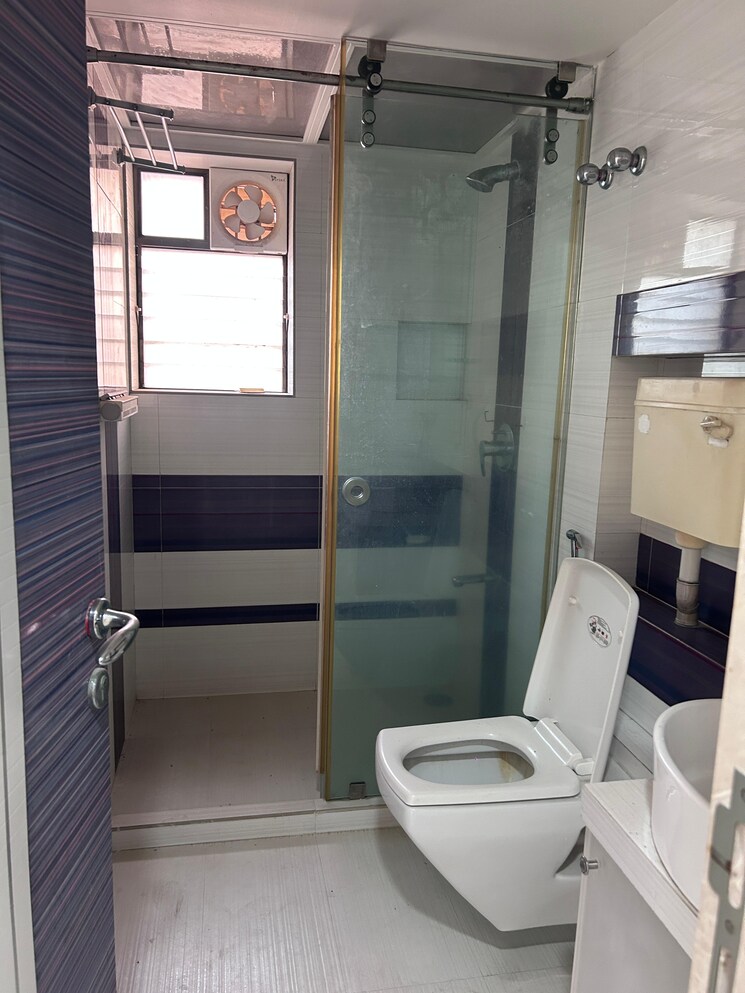 Bathroom, louisandra-apartment 1 Bedroom 450 Sq.Ft. Apartment In Dadar West Mumbai 8873159