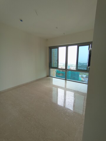 Room in 2 BHK Apartment at Piramal Aranya Avyan, Byculla – for Rent