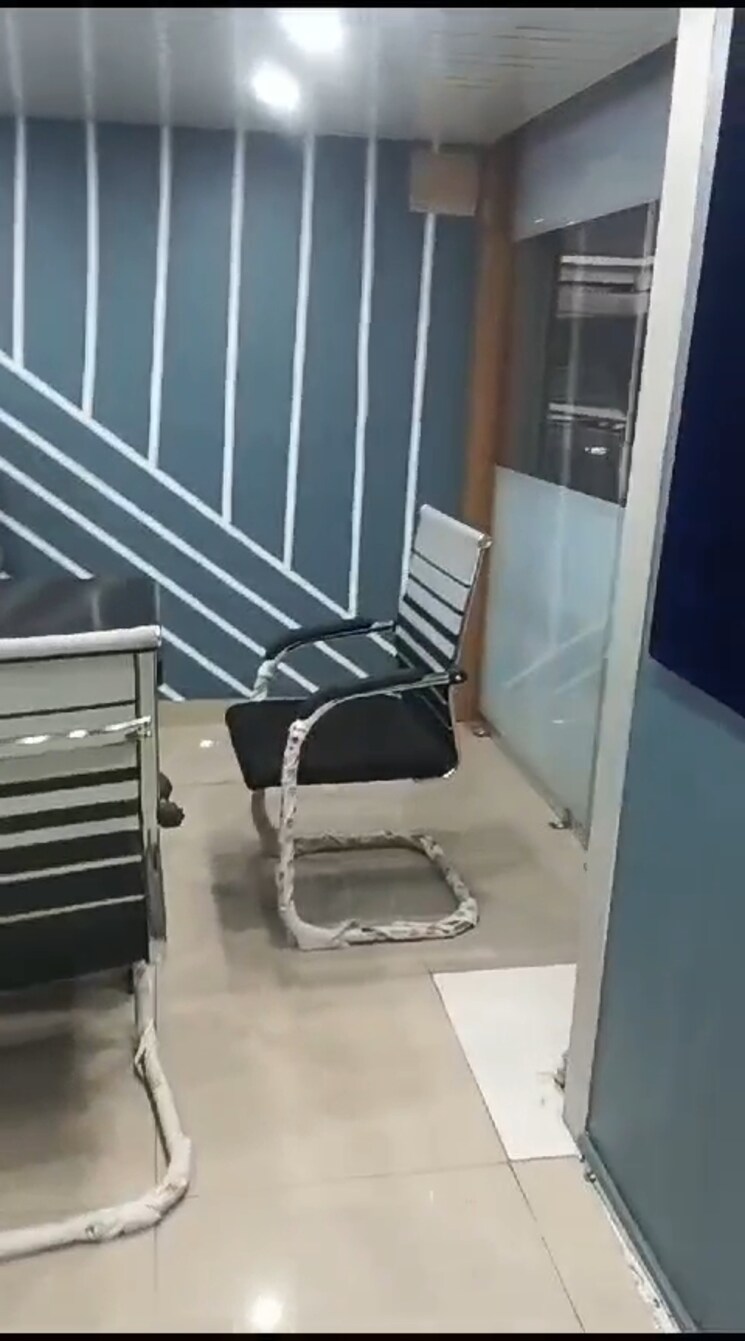 undefined, gaur-city-center Commercial Office Space 300 Sq.Ft. In Sector 4 Greater Noida Greater Noida 8873182