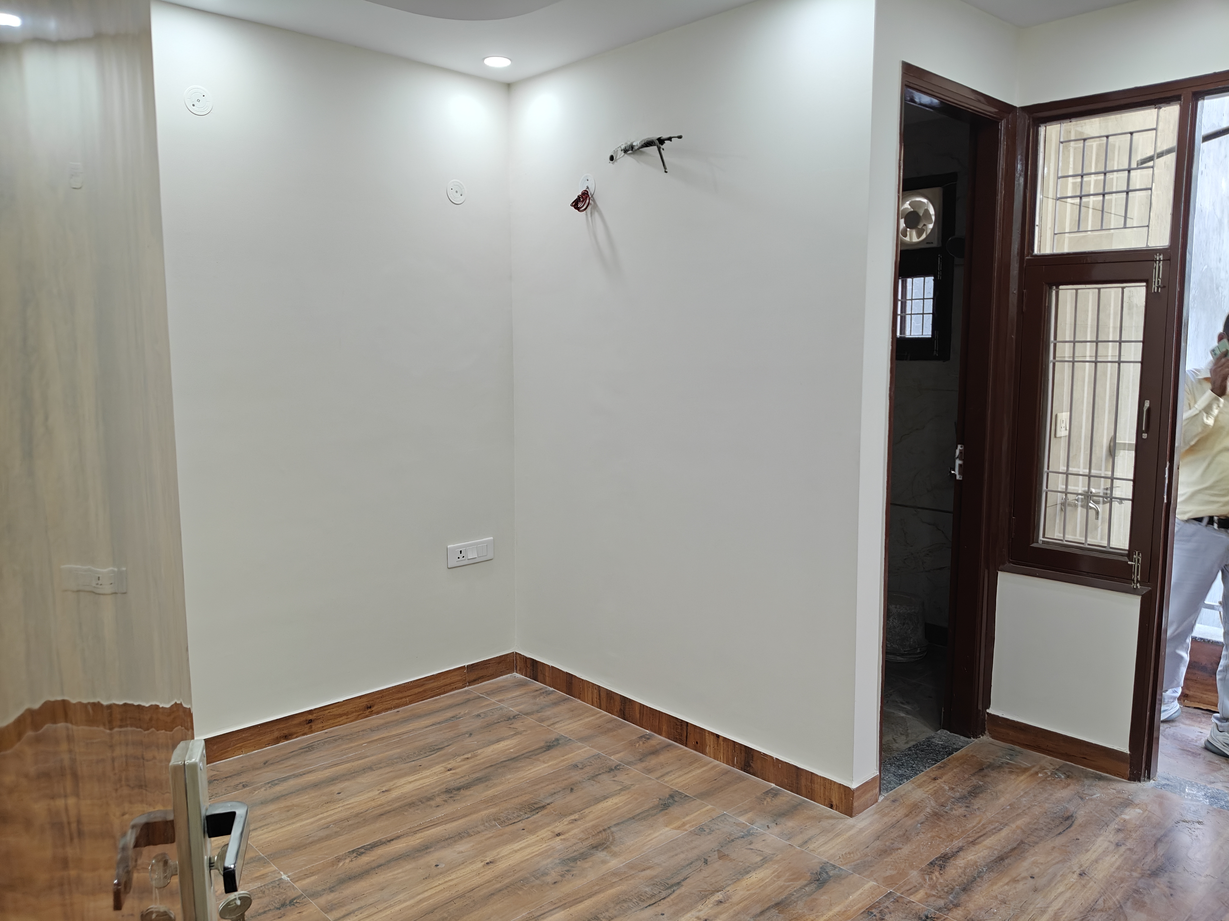 2 BHK + Extra Room Independent House For Sale in Jhankar Road 