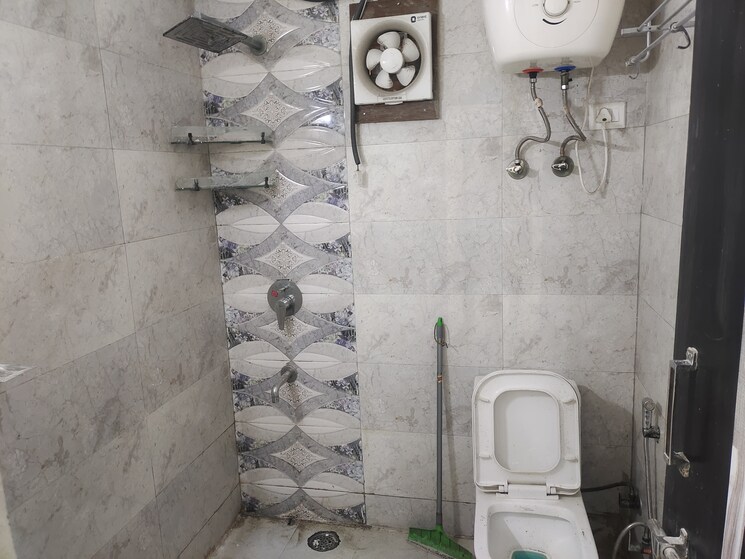 Attached Bathroom, sector 18 dwarka 2 Bedroom 1100 Sq.Ft. Apartment In Sector 18 Dwarka Delhi 8873235