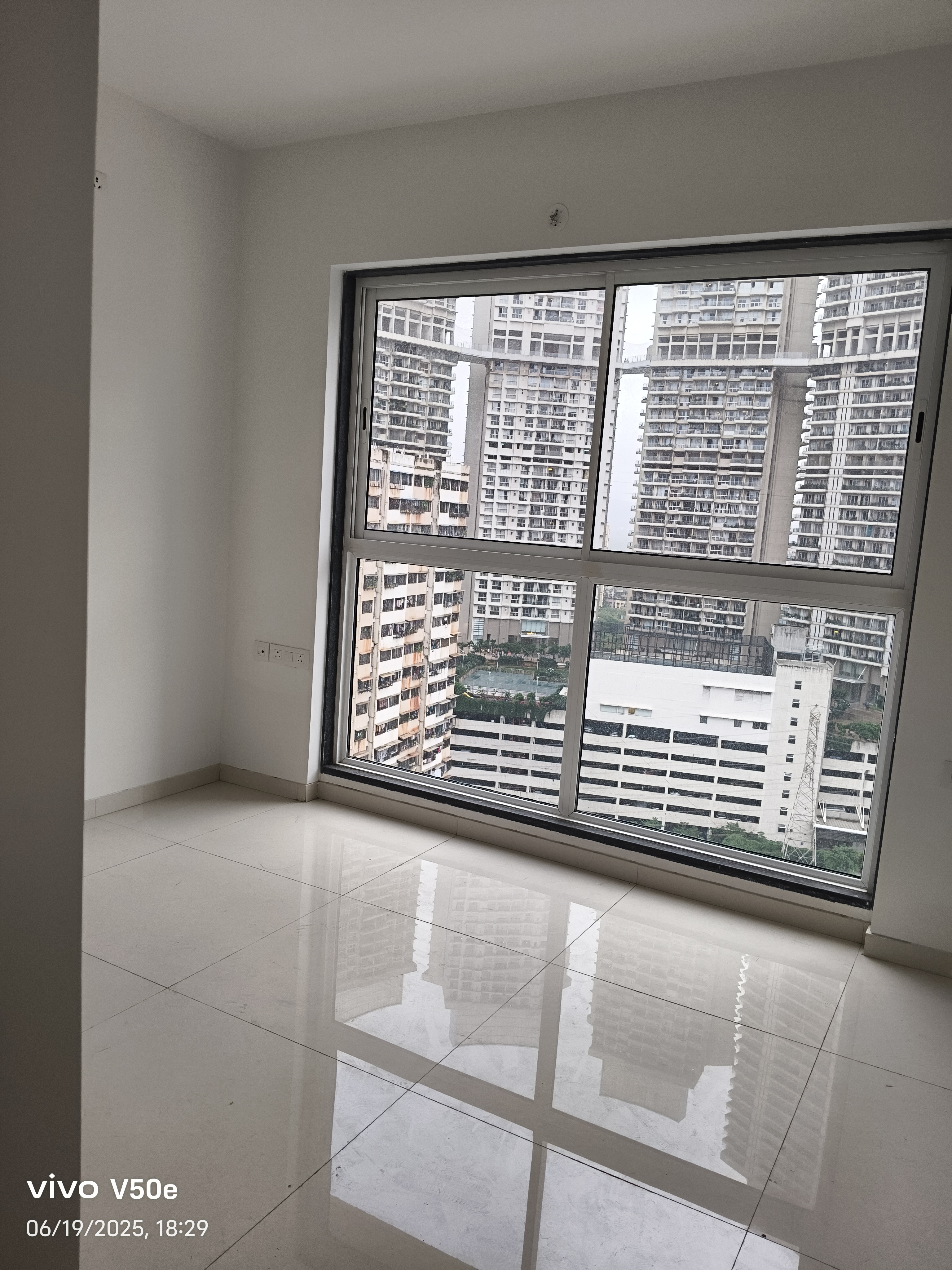 3 BHK + Pooja Room,Extra Room Apartment For Rent in Runwal Nirvana