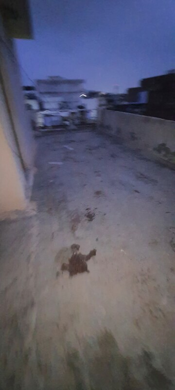 Room in 1 BHK Builder Floor at Sector 10 – for Rent