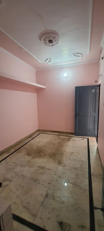 Room in 1.5 BHK Independent House at Sector 3 – for Rent