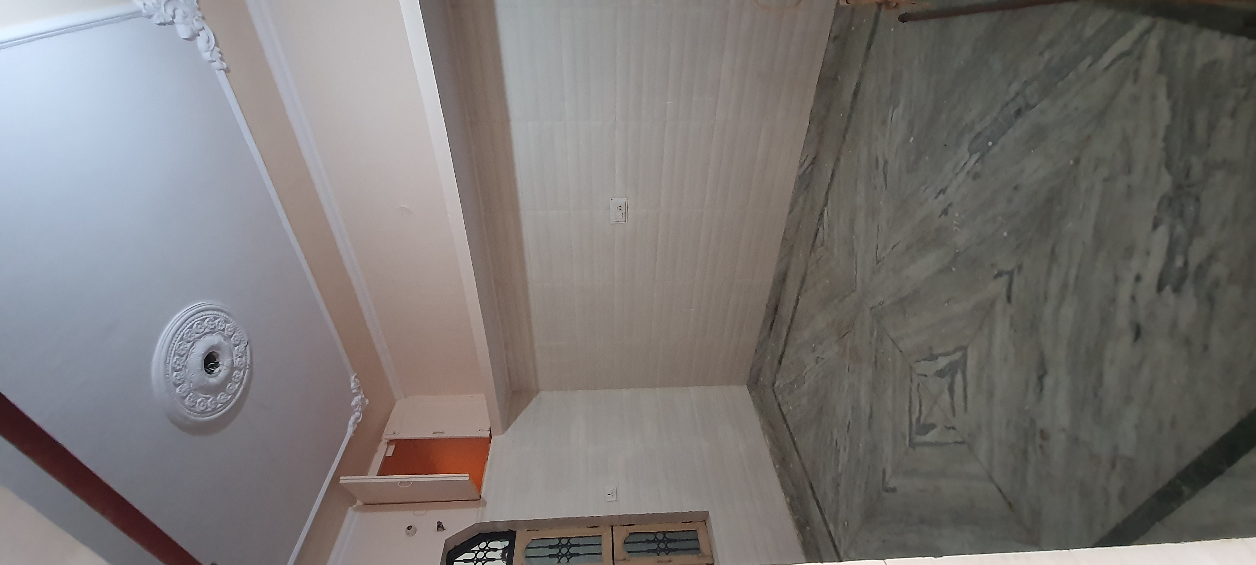 1.5 BHK + Servant Room Independent House For Rent in Faridabad Sector 3