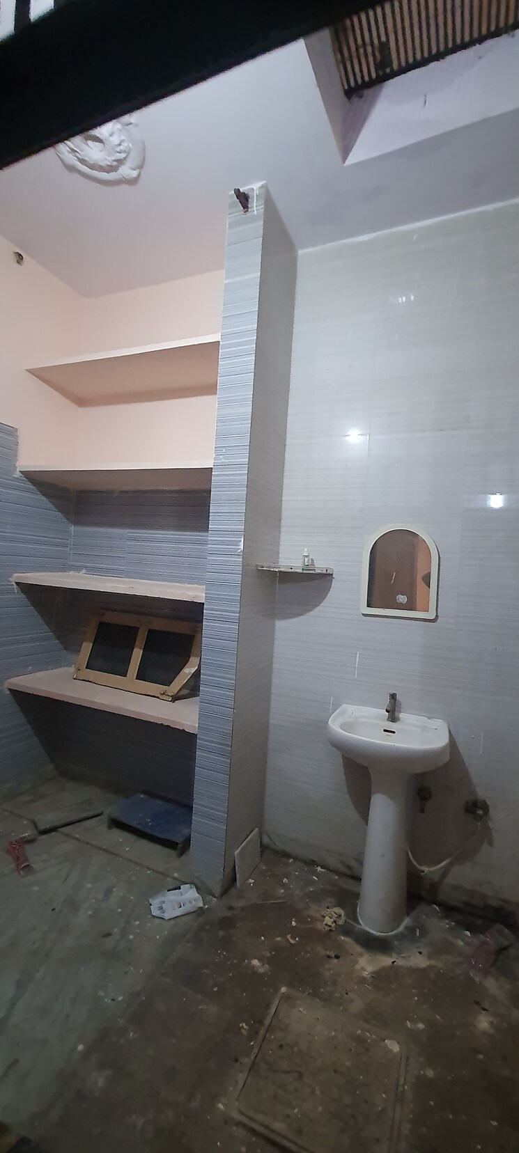 Bathroom, sector 3 1.5 Bedroom 540 Sq.Ft. Independent House In Sector 3 Faridabad 8873270