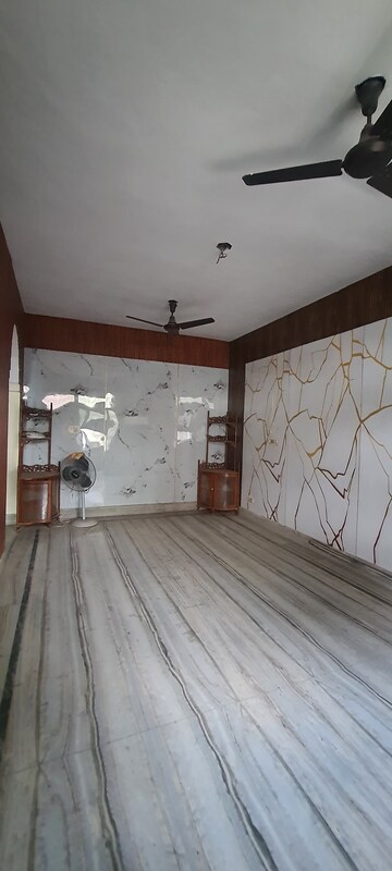 Bathroom in 2.5 BHK Independent House at Sector 7 – for Rent