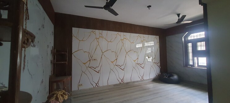 Room, sector 7 2.5 Bedroom 250 Sq.Ft. Independent House In Sector 7 Faridabad 8873273