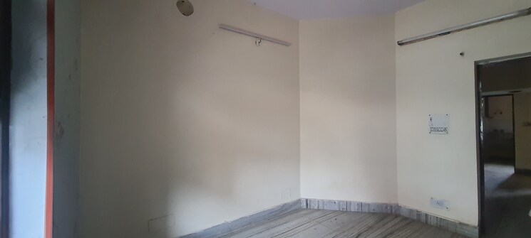Room, sector 7 2.5 Bedroom 250 Sq.Ft. Independent House In Sector 7 Faridabad 8873273