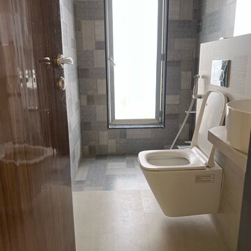Bathroom in 2 BHK Apartment at Alliance Ruia Sadan, Navy Colony – for Sale