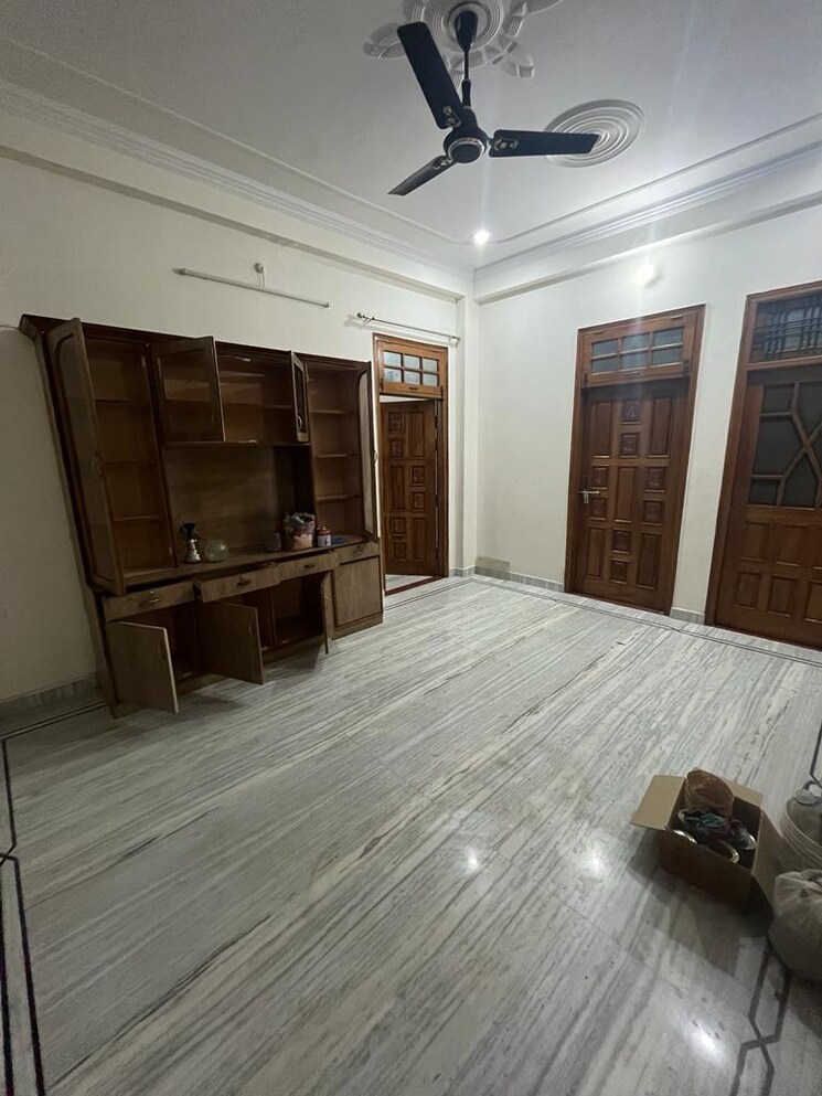 Room, gomti nagar Pg For Girls In Gomti Nagar 8873380