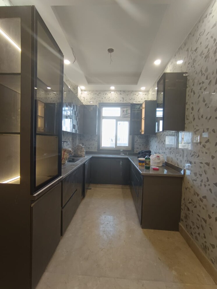 Kitchen, navbharat-apartments 3 Bedroom 1000 Sq.Ft. Apartment In Paschim Vihar Delhi 8873447