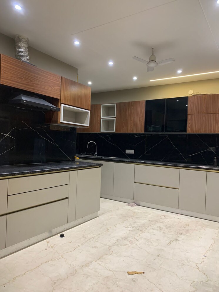 Kitchen, shubh-niketan-apartments 3 Bedroom 1500 Sq.Ft. Builder Floor In Paschim Vihar Delhi 8873449