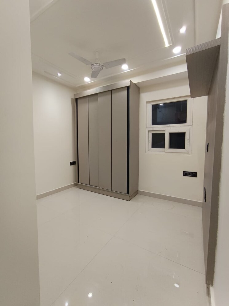 Room, jahaz-apartments 2.5 Bedroom 1050 Sq.Ft. Apartment In Paschim Vihar Delhi 8873455