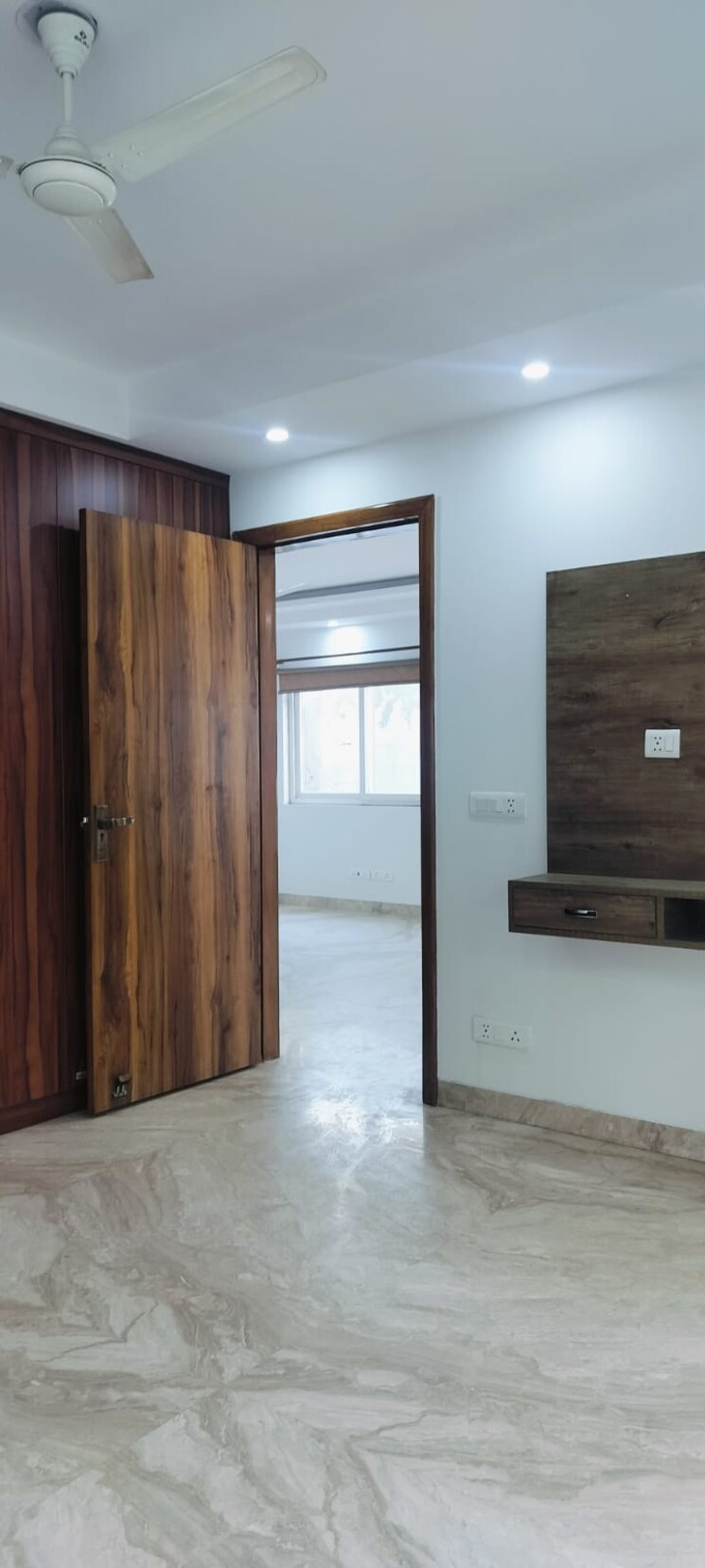 Room, prachin-apartment 2.5 Bedroom 1100 Sq.Ft. Apartment In Paschim Vihar Delhi 8873462