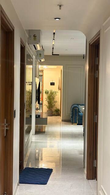 Building Lobby in 3.5 BHK Apartment at Experion Capital, Vibhuti Khand – for Rent