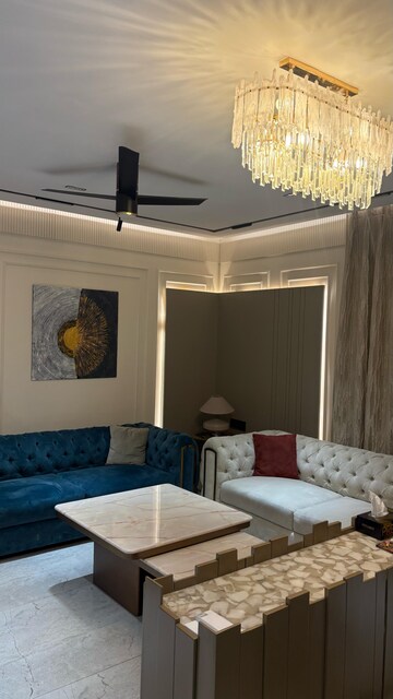 Bedroom in 3.5 BHK Apartment at Experion Capital, Vibhuti Khand – for Rent
