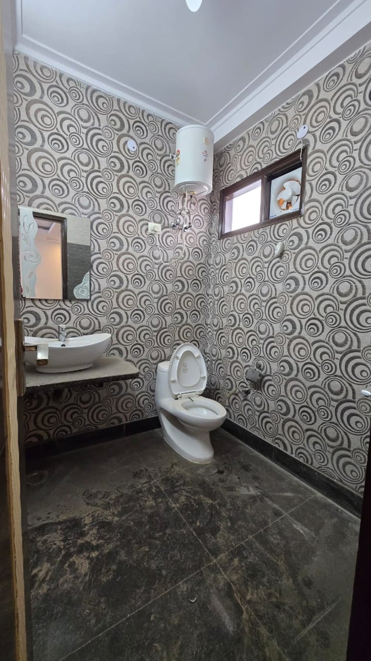 Bathroom, madhur-apartment 3 Bedroom 1250 Sq.Ft. Apartment In Paschim Vihar Delhi 8873468