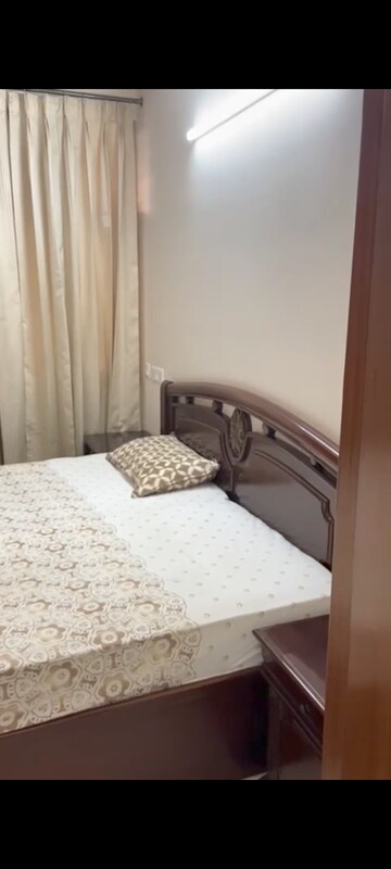 Bedroom in 3 BHK Builder Floor at Nar Vihar 1, Sector 34 – for Rent