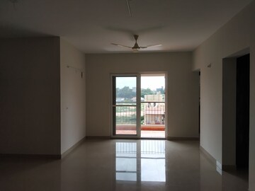 Room in 2 BHK Apartment at Vajram Elina, Thanisandra Main Road – for Rent