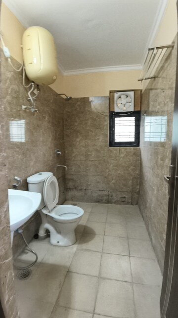 Bathroom in 3 BHK Builder Floor at SS Mayfield Gardens, Sector 51 – for Rent