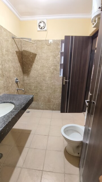 Bathroom in 3 BHK Builder Floor at SS Mayfield Gardens, Sector 51 – for Rent