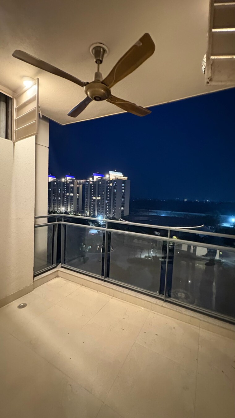 Balcony, shalimar-belvedere-court 4 Bedroom 2700 Sq.Ft. Apartment In Malesemau Lucknow 8873497