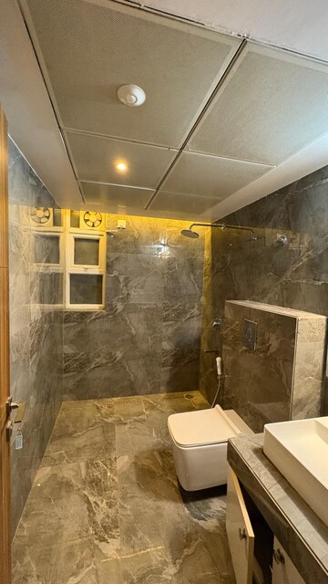 Bathroom in 4 BHK Apartment at Shalimar Belvedere Court, Malesemau – for Sale